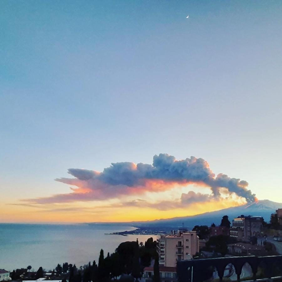 Taormina Private Apartment By Fragranza Di Sicilia Bagian luar foto